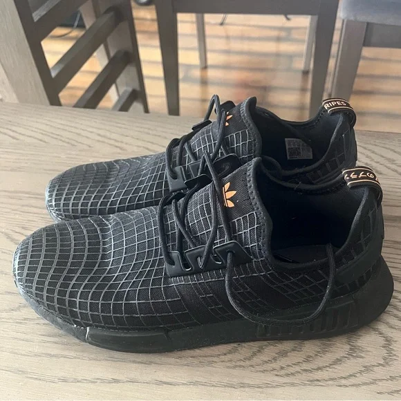 Authentic Adidas NMD R1 Men’s Sneakers
 size 11 1/2 - Picture 2 of 7